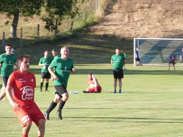 Sportlich stand am Freitag das Senioren-Kleinfeldturnier im Mittelpunkt | Foto: Vanessa Wittmann