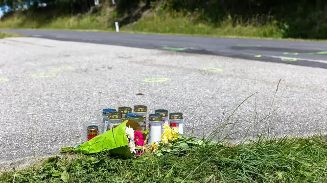 Der Motorradlenker wurde im Bereich der Rundballengabel eingeklemmt und so schwer verletzt, dass er noch an der Unfallstelle verstarb. | Foto: Team Fotokerschi / Philip Thallinger