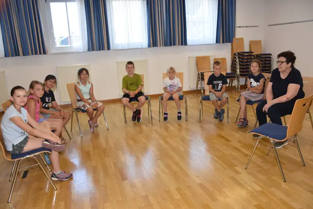 Auch nach der ersten erfolgreichen Probe können Mädchen und Burschen, die Freude an Musik, Rhythmus und gemeinschaftlichem Singen haben, einsteigen und mitmachen. 
