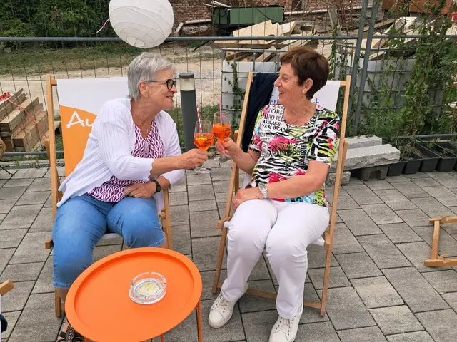 Genossen einen Aperol: Elisabeth Schlamp und Hedwig Ecker | Foto: Binder