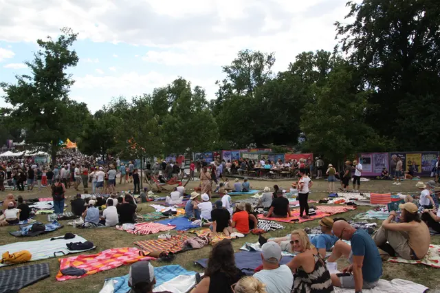 Bereits ab 14 Uhr füllte sich die Festivalwiese.