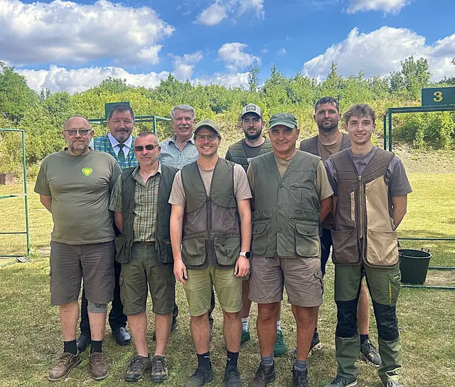 Instruktor Herbert Ullmann, Oberschützenmeister Josef Kohzina, Hegeringleiter Michael Zach, Leopold Kitzler, Tobias Zach, Philipp Gröger, Rudolf Fenz, Lukas Strobl, Manuel Pospischil. | Foto: Schützenverein-Mistelbach 