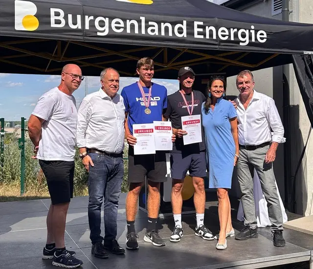 Alexander Gschiel (3.v.r.) errang die Bronzemedaille im Einzel. Neben ihm Dennis Novak, der ebenfalls den dritten Platz erspielte. | Foto: Gschiel