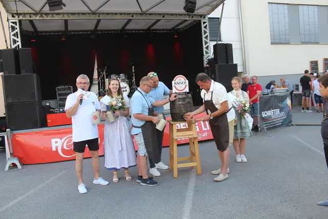 Bieranstich | Foto: MeinBezirk Perg/Köck