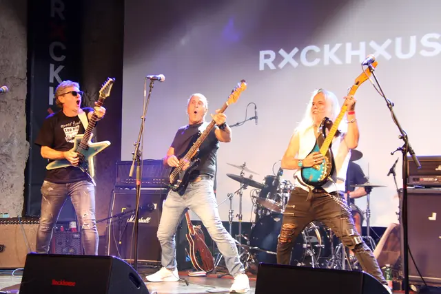 Starker Auftritt von Speed Limit: Chris Angerer, Chris Pawlak, Joe Eder und Schlagzeuger Hannes Vordermayer.