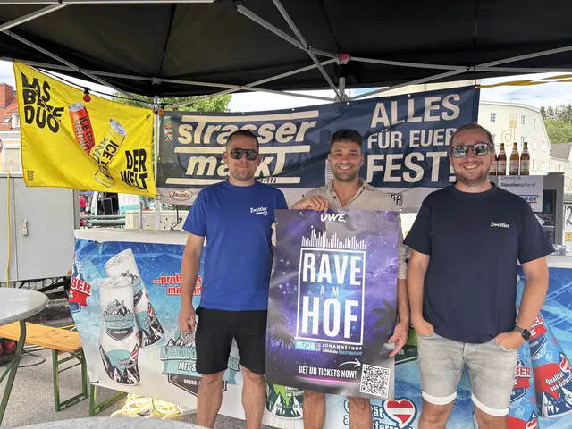 Beim Bierfest wurde auch die Werbetrommel für "Rave am Hof" am Johanneshof in Naarn am 15. August gerührt. | Foto: MeinBezirk Perg/Köck
