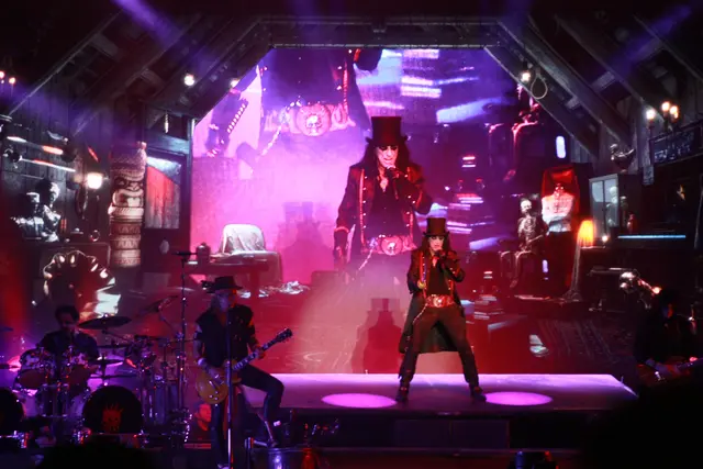 Mit einer Mischung aus Rockmusik, Theater und spektakulären Showelementen zog Alice Cooper die Festivalgäste bis zum letzten Song in seinen Bann.