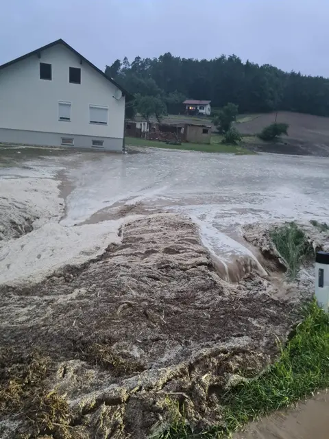Zuletzt 2024, aber vor allem 2022 war das Rohrer Dorfgebiet von schweren Regenfällen und Überschwemmungen betroffen. | Foto: Feuerwehr Rohr