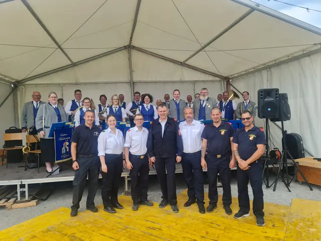 Beim Frühschoppen der Freiwilligen Feuerwehr Pyhra-Perersdorf herrschte am Sonntag beste Stimmung. Zahlreiche Gäste genossen Musik, Kulinarik und gemütliche Stunden beim gut besuchten FF-Fest. | Foto: Cornelia Strobl