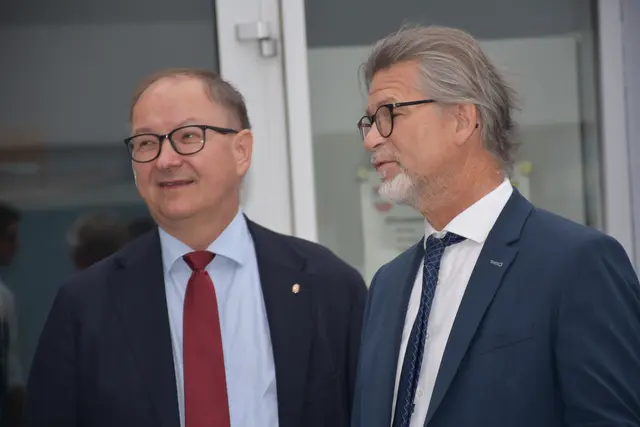 Eröffnet wurde in Dimbach die Krabbelstube, die Friedhofsanierung, Gedenkraum für Sternenkinder, Leader Projekt "Auf den Spuren von Franz Xaver Müller" und Parkplatz.  | Foto: Robert Zinterhof