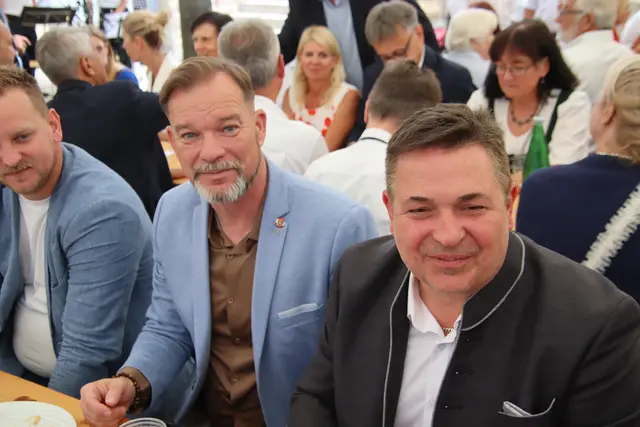 NR-Abg. Michael Gmeindl (links) und Klubobmann Christian Ries, beide FPÖ. | Foto: Martin Wurglits