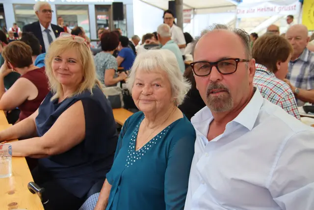 Peter Drauch mit seiner Mutter Theresia Drauch. | Foto: Martin Wurglits