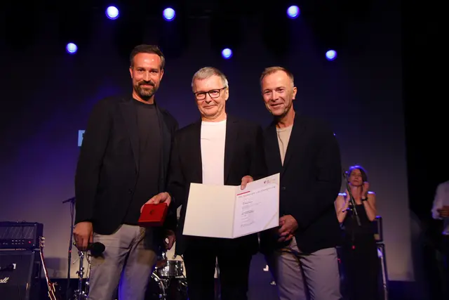 Großes Verdienstzeichen: Stefan Schnöll, Wolfgang Descho, Bernhard Auinger.