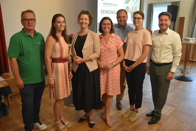 Beim Bürgerdialog: Thomas Seyer, Karin Weissenböck, Daniela Schwarz, Doris Schmidl, Johann Vonwald, Helene Meiseneder, Daniel Weis. | Foto: Müller