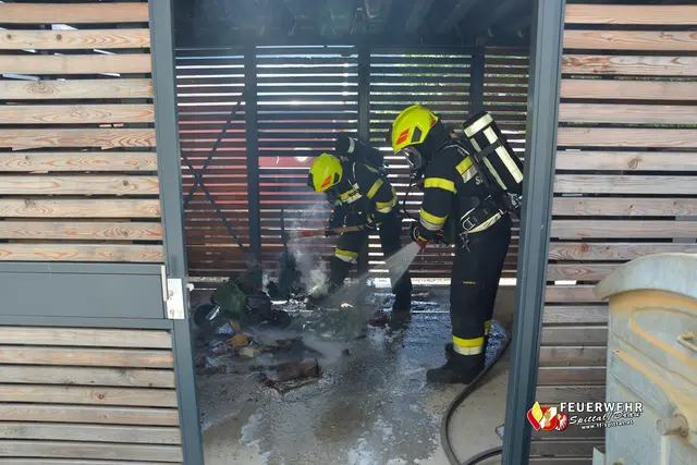 Bild zum Müllcontainerbrand in Spittal. | Foto: Feuerwehr Spittal an der Drau