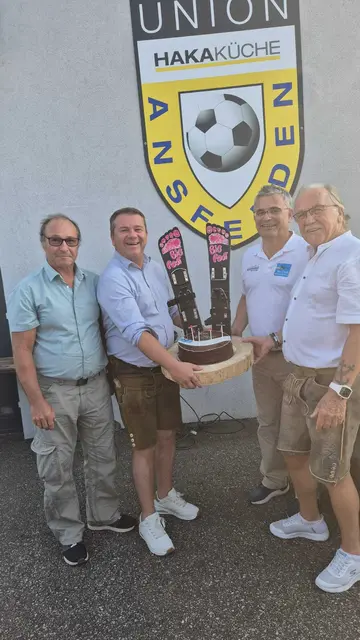 Johann Haslinglehner, Bürgermeister Christian Partoll, Heinz Grillmayr und Walter Partoll. | Foto: Stadtgemeinde Ansfelden
