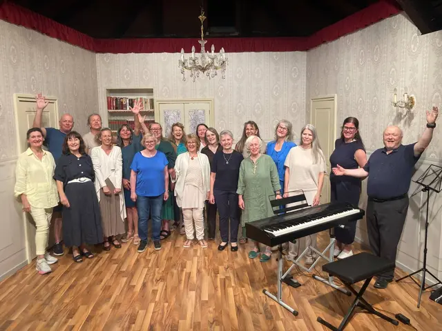 Ulli Zeiller, Martin Oppitz, Anna Friedl, Cora Wagner, Obfrau Barbara Friedl, Daniela Schubert-Piringer, Anita Einfalt, Gabriela Schwott, Alexandra Sommerfeld, Andrea Maurer, Ulli Kitzler, Christa Dürnitzhofer, Maria-Luise Holzmann, Maria Kitzler, Gabriele Kastner, Christine Wagner, Brigitte Becherer, Mariella Käfer und Chorleiter Gottfried Rainel | Foto: privat