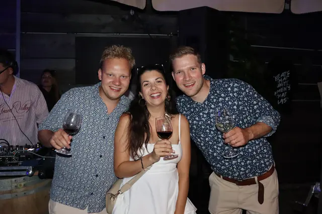 Sommerabend in der Weinwirtschaft Lassl mit besonderem Eventkonzept. | Foto: Alejandra Ortiz | Mein Bezirk