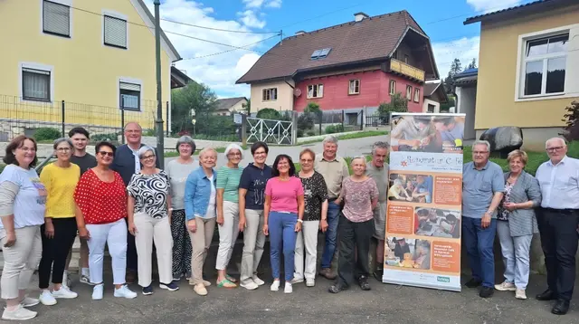 Das Team des Repaircafes der Trachtengruppe Bad St. Leonhard mit Bürgermeister Dieter Dohr, dem Bezirksobmann Karl Schwabe und der Trachtbeauftragten Silvia Schmerlaib. | Foto: Privat
