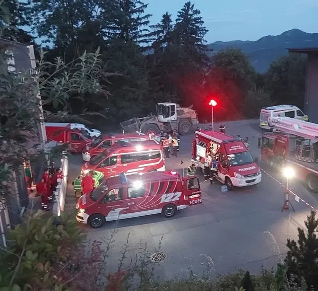 Der Einsatz ging auch in den Nachtstunden weiter und dauert noch an. | Foto: BFVGU