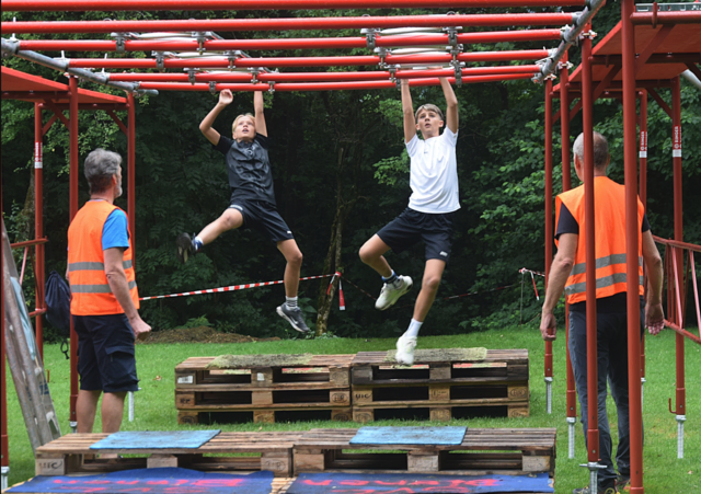 Anspruchsvolle Hindernisse, Teamgeist und Ausdauer beim Strong Race.  | Foto: SV Langkampfen