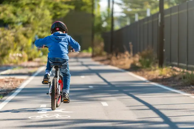 Insgesamt bewerten bei der VCÖ-Radfahrumfrage nur 13 Prozent das Radfahren in ihrem Ort für Kinder als sicher (Symbolfoto) | Foto: stock.adobe.com/at/myphotobank.com.au