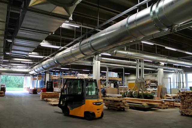 In einer Lagerhalle in Unterlangkampfen ereignete sich ein schwerer Arbeitsunfall. (Symbolbild) | Foto: Christian Toplitsch