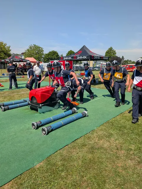 Am 27. Juni 2026 hatten die Florianis beim Bezirks-Feuerwehrleistungsbewerb nicht nur mit den gestellten Aufgaben, sondern auch mit der extremen Hitze jenseits der 30 Grad zu kämpfen. | Foto: BFKDO Schärding