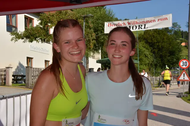 Simone Bramberger und Anna Buchberger gewannen die Hobbyklasse der Damen. | Foto: SV Mühlbach