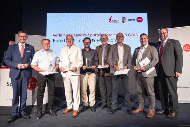 Am Bild von links Sport-Landesrat Markus Achleitner mit Franz Harrer, Herbert Dansachmüller, Ronald Nefischer, Günther Hofko, Rudolf Peterseil, Peter Lingg und dem aktuell Vorsitzenden des OÖ-Landessportrats, Askö-OÖ-Präsident Landtagsabgeordneter Tobias Höglinger. | Foto: Land OÖ/Daniel Kauder