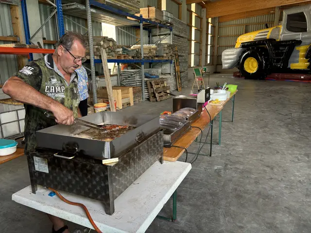 Senior Chef Josef Harmtodt sorgte für das leibliche Wohl. | Foto: MeinBezirk/J. Taucher