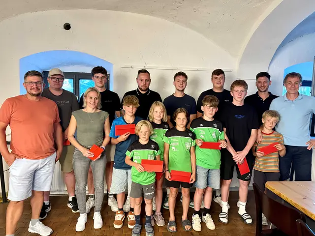 Die nordischen Sportler und die Faustballer bei der Ehrung für besondere Erfolge. | Foto: ASVÖ SC Höhnhart