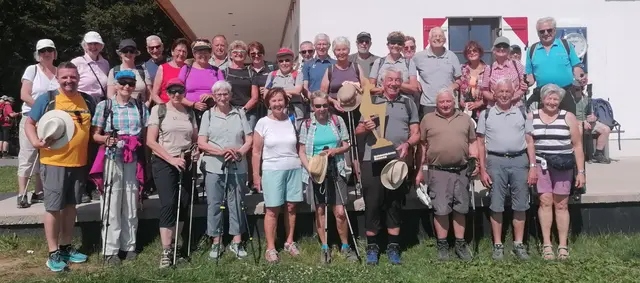 Die Seniorinnen und Senioren freuten sich, einen wunderschönen unfallfreien Tag auf dem Hahnenkamm erlebt zu haben. | Foto: Seniorenbund Kirchberg