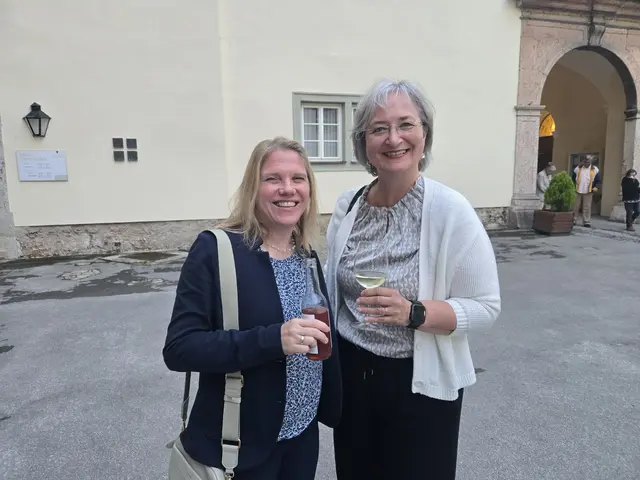 Ulrike Buxhofer und Bettina Ofenauer waren begeistert vom symphonischen Eröffnungskonzert der 45. Sommerakademie Lilienfeld. | Foto: Julia Steyrer