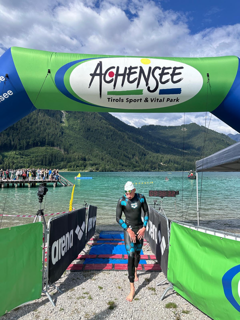 Sieger bei den Herren: Simon Süß entschied die längste Distanz der arena Alpen Open Water Cup-Serie für sich.

 | Foto: Achensee Tourismus