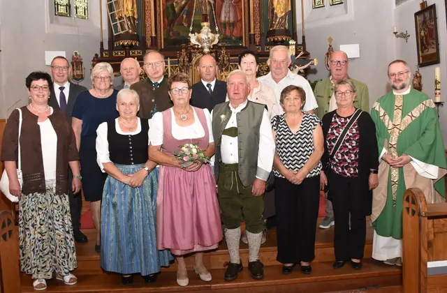 Ehepaar Sieglinde und Georg Moser (Eiserne Hochzeit 65 Jahre) nicht am Foto. | Foto: Pfarre Polling/Schahu