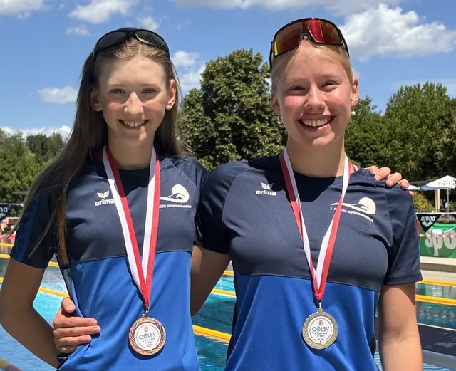 Sophie Hinterleitner (links) und Luise Hochgatterer waren erfolgreich. | Foto: 1. Perger Schwimmverein