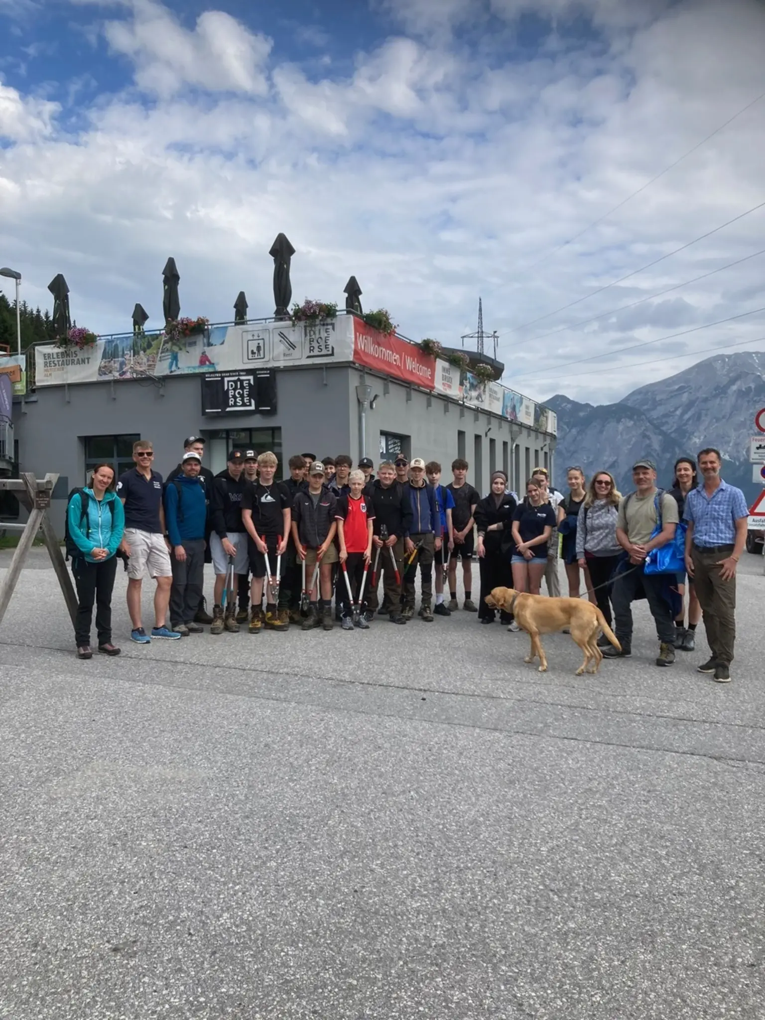 When the alpine pasture becomes a classroom: Young people pitched in on ...