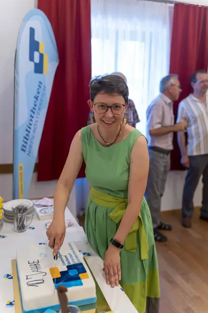 Vertreter aus Kirche, Land und Gemeinde würdigten die Arbeit des Lesetreffpunkts. | Foto: Bücherei Schleinbach