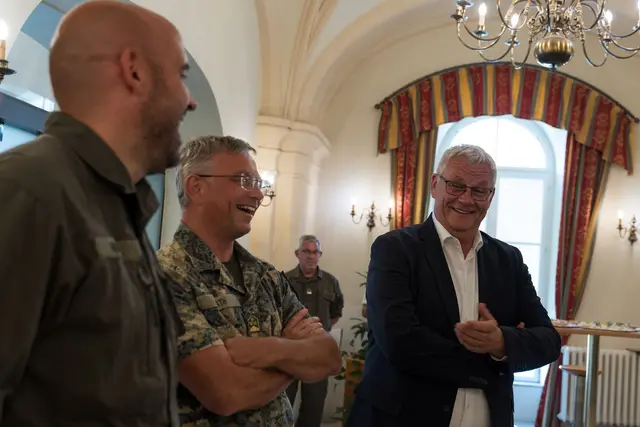 Eisenstadts Bürgermeister Thomas Steiner zu Gast in der Martins-Kaserne. | Foto: Militärkommando Burgenland