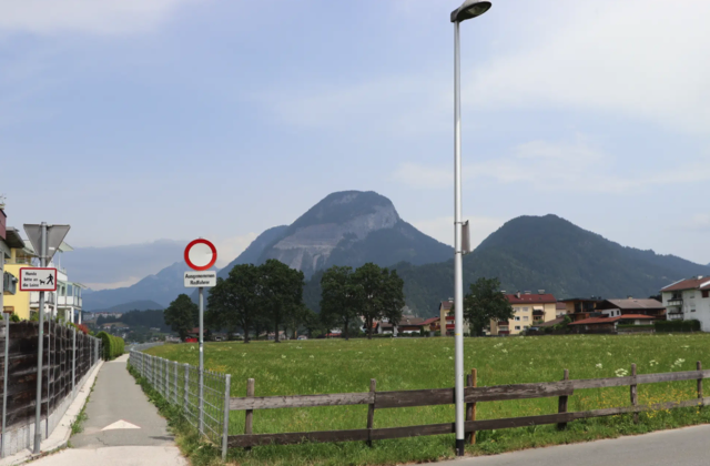 Das geplante Regionalbad soll in der Johann-Federer-Straße in Wörgl auf diesem Grundstück entstehen. | Foto: Christiane Nimpf 