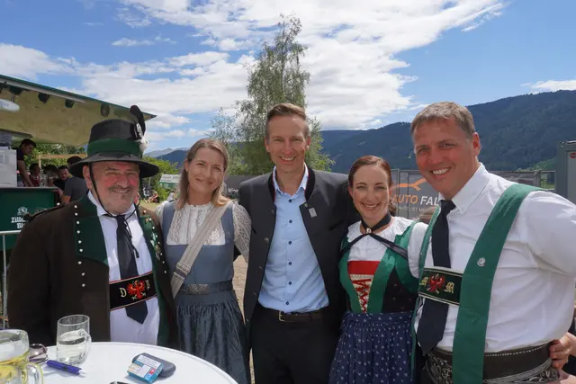 V.l.: Darin Pankraz, Schönbergs Vizebgm. Christoph Traunfellner mit Gattin Nadine, Caroline Pfurtscheller und Matthias Marth | Foto: Kainz