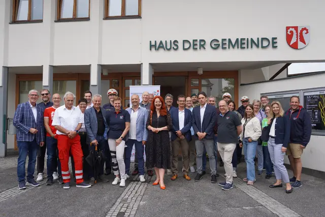 Zahlreiche Zusehenden machten sich selbst ein Bild von der Leistung der Kinder.  | Foto: Kary Sophie/ AMG