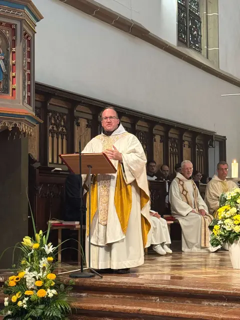 Am Sonntag, 5. Juli durfte Pater Adam seine erste Messe abhalten. | Foto: Stadtpfarre Wels/Oppitz