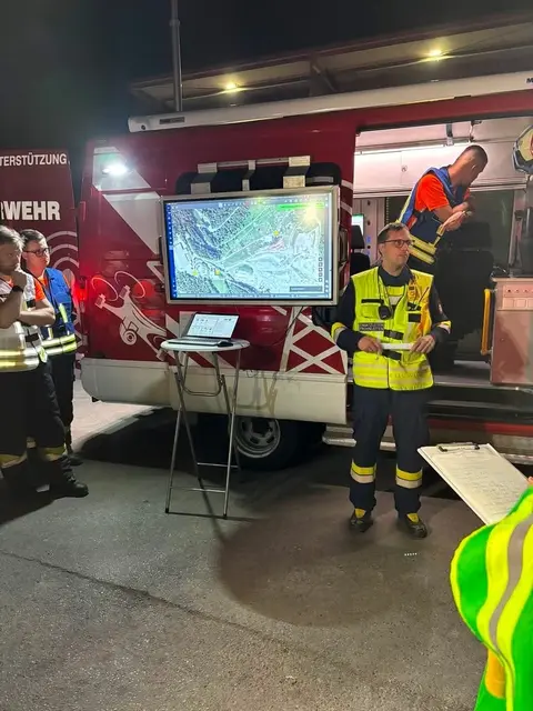 Mittels Drohnen wurden Glutnester aufgespürt und dann gelöscht. | Foto: BFVGU