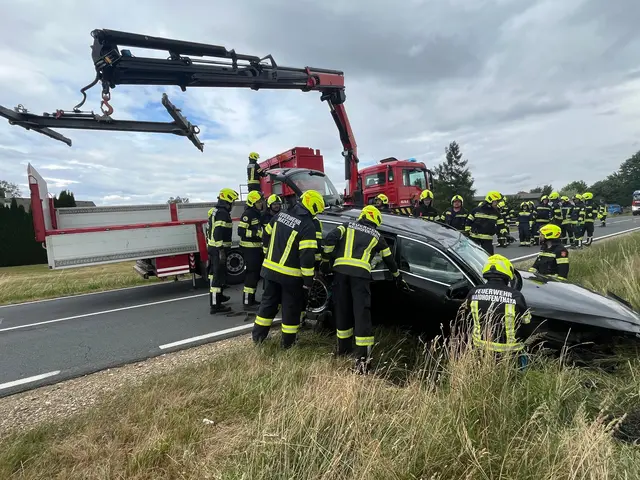 Bergung des Unfallfahrzeuges | Foto: FF Waidhofen/Thaya