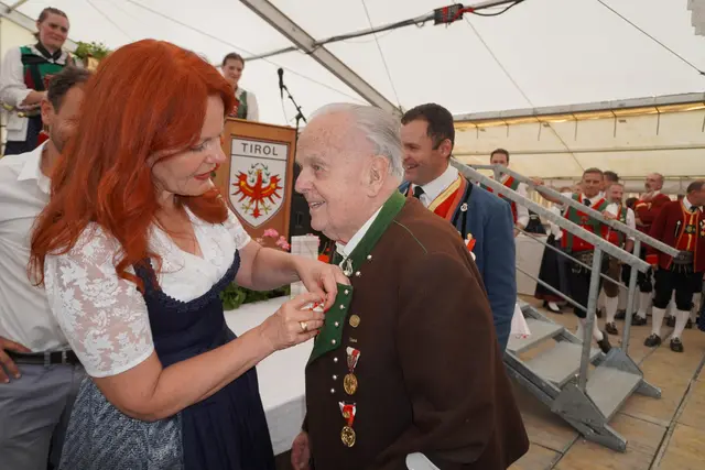 Herbert Mair wurde für 70-jährige Zugehörigkeit zur MK Fulpmes ausgezeichnet! | Foto: Kainz