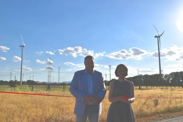 Wolfgang Kocevar; Bürgermeister Stadtgemeinde Ebreichsdorf und Alma Kahler, Wien Energie-Geschäftsführerin. | Foto: Mirjam Preineder