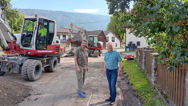 Baustelle Tröpolach: Helmut Wilscher und Bgm. Leopold Astner