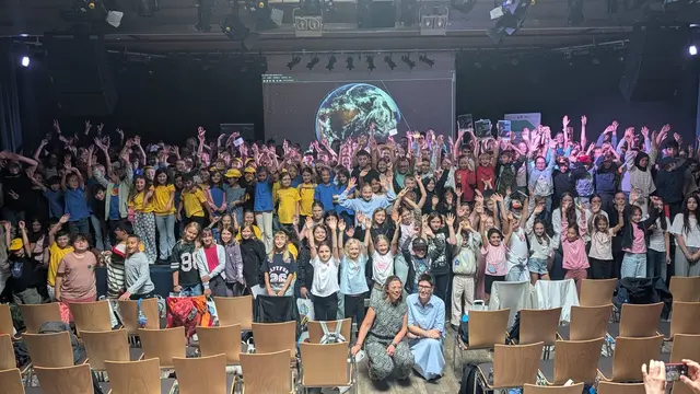 Schülerinnen und Schüler aus sieben Schulen der Bezirke Kufstein und Kitzbühel präsentierten beim MINT-Camp mit Begeisterung ihre innovativen Projekte rund um Weltraum, Naturwissenschaft und Technik. | Foto: Regionalmanagement KUUSK